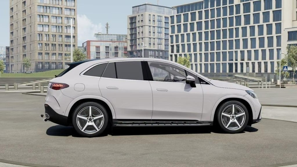 Grå Mercedes EQE500 SUV fra 2026