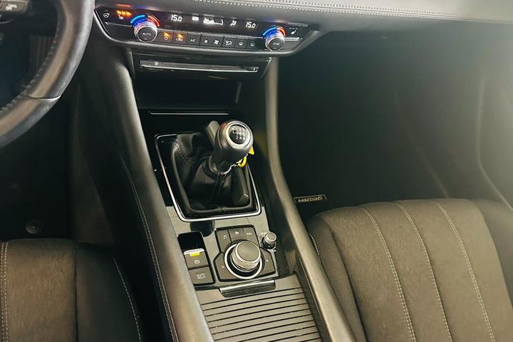 Grå Mazda 6 fra 2018