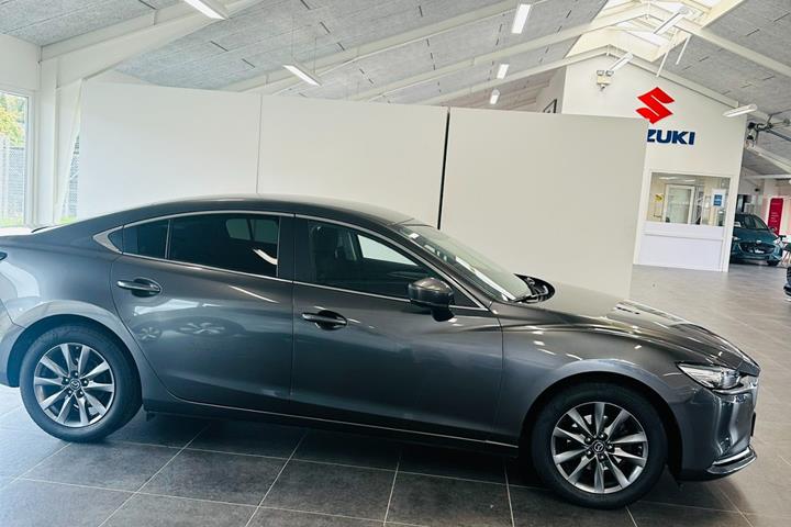 Grå Mazda 6 fra 2018