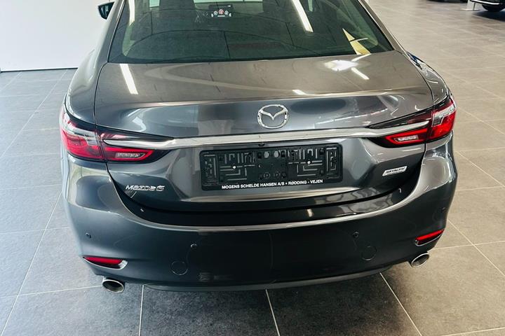 Grå Mazda 6 fra 2018