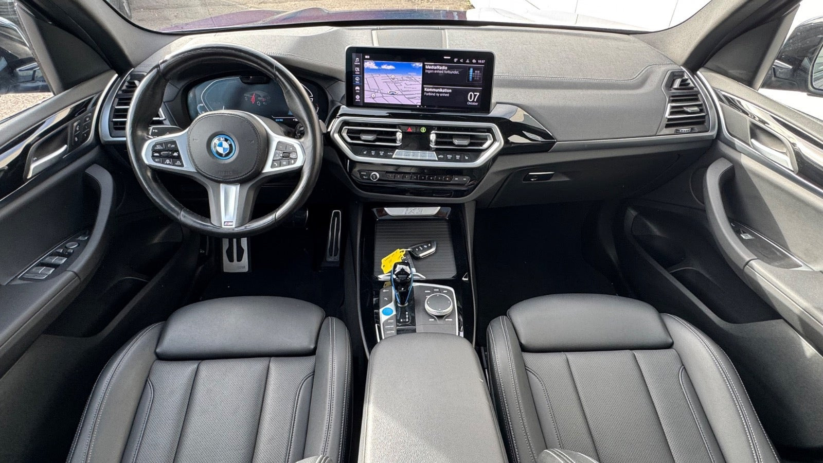 Blå BMW iX3 fra 2022