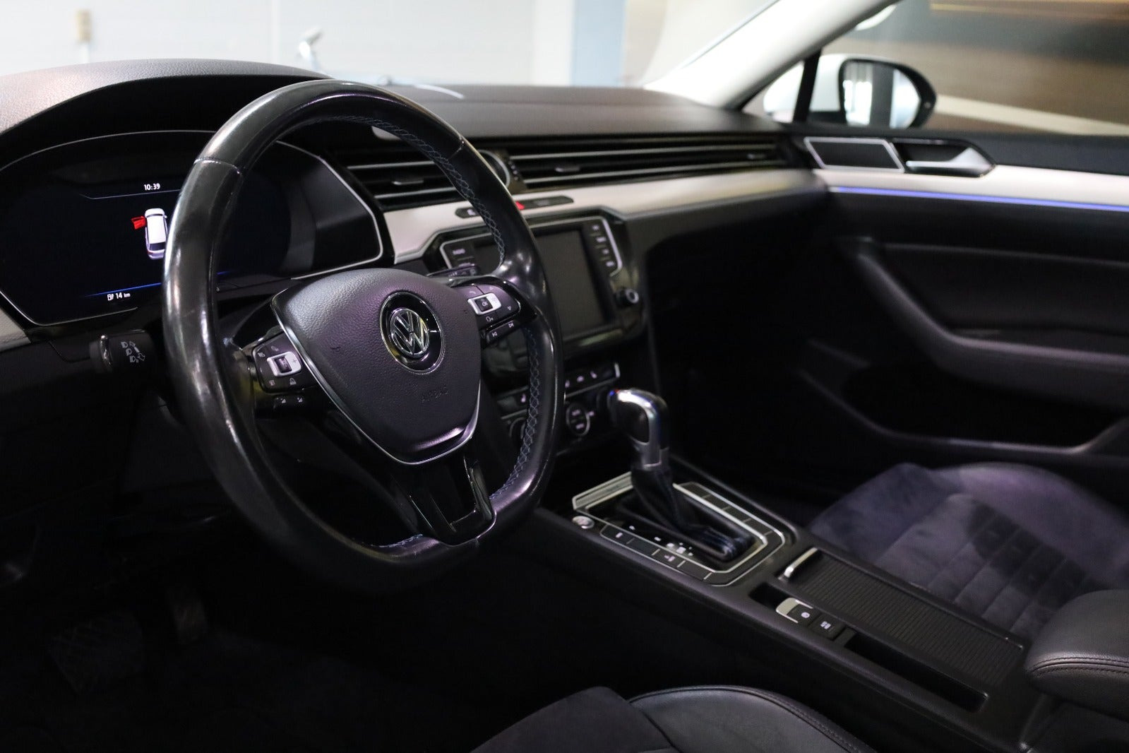 Hvid VW Passat fra 2016