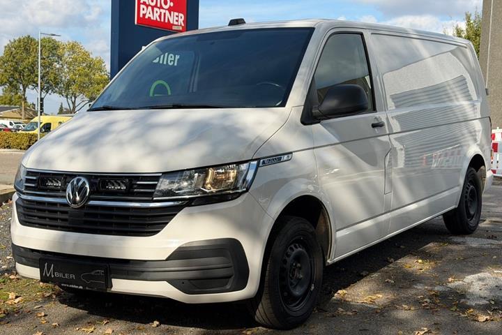 Hvid VW Transporter fra 2021