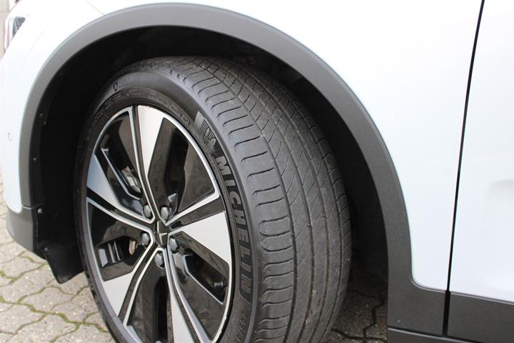 Hvid Polestar 2 fra 2024