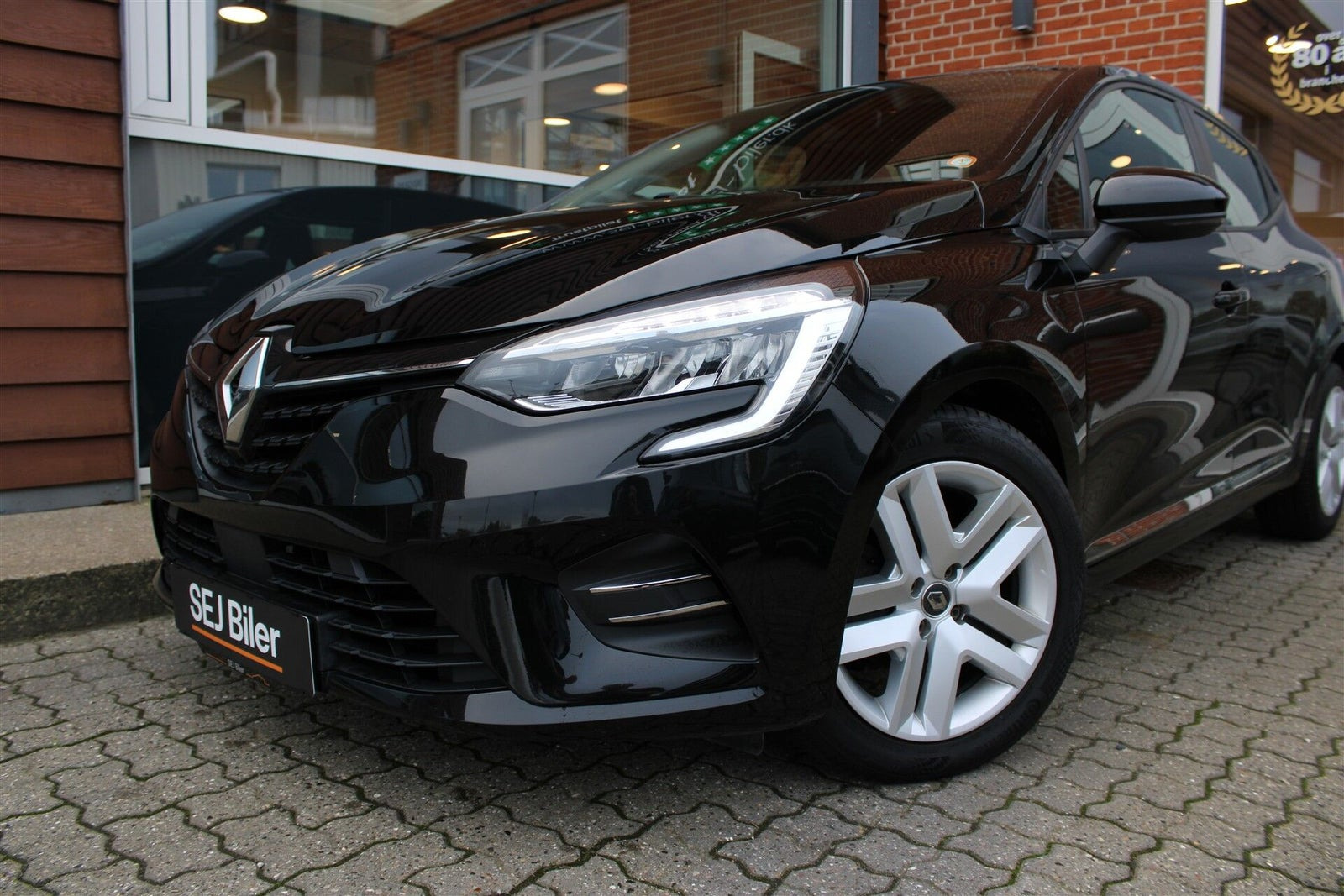 Sort Renault Clio V fra 2020