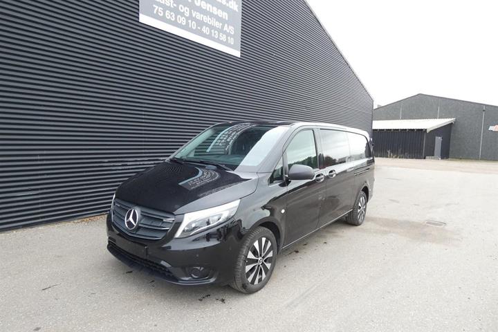 Sort Mercedes Vito 116 fra 2022