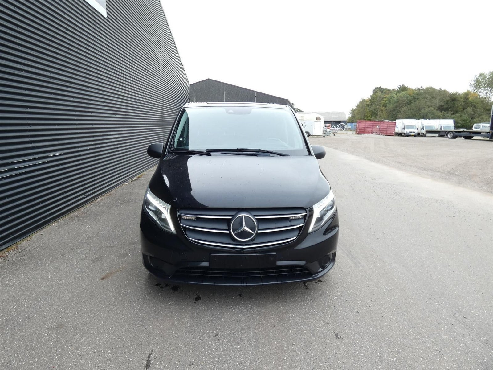 Sort Mercedes Vito 116 fra 2022
