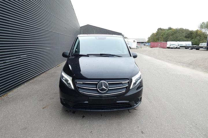 Sort Mercedes Vito 116 fra 2022