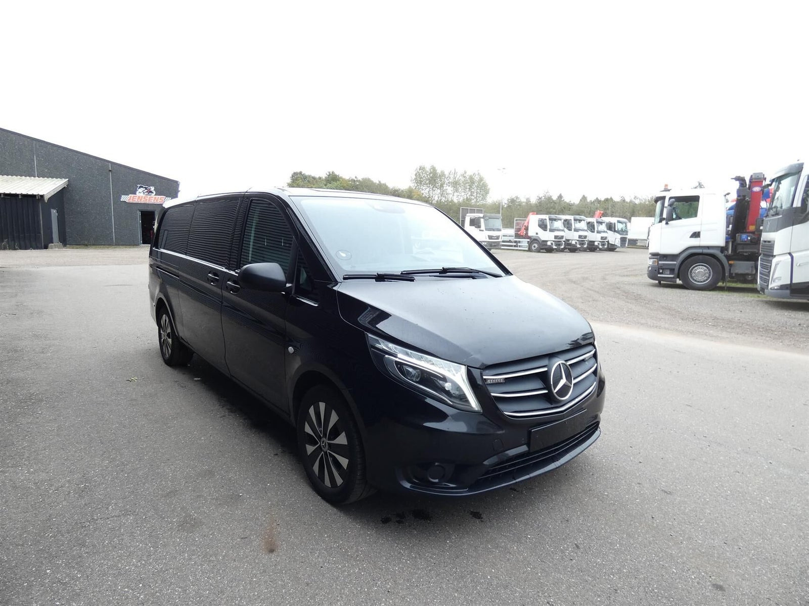 Sort Mercedes Vito 116 fra 2022