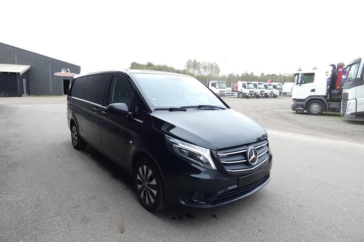 Sort Mercedes Vito 116 fra 2022