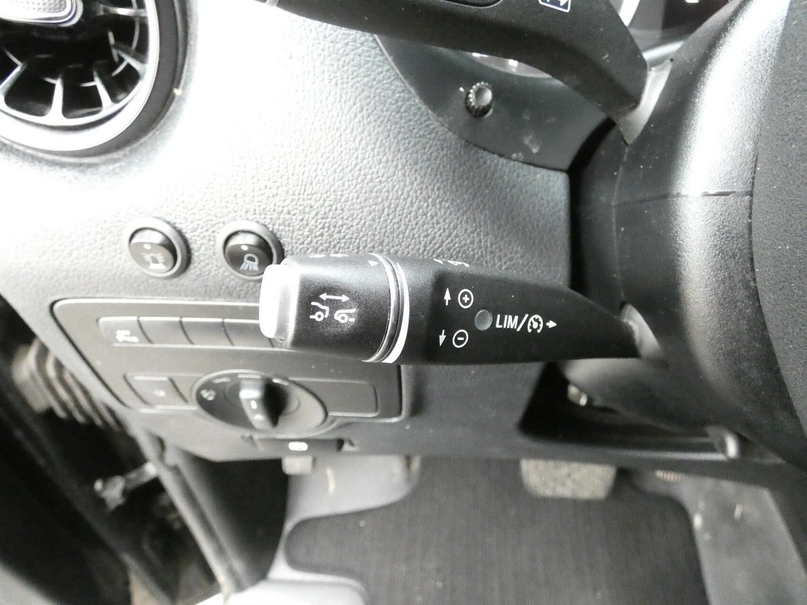Sort Mercedes Vito 116 fra 2022