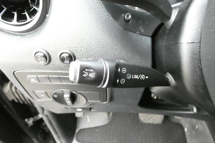 Sort Mercedes Vito 116 fra 2022