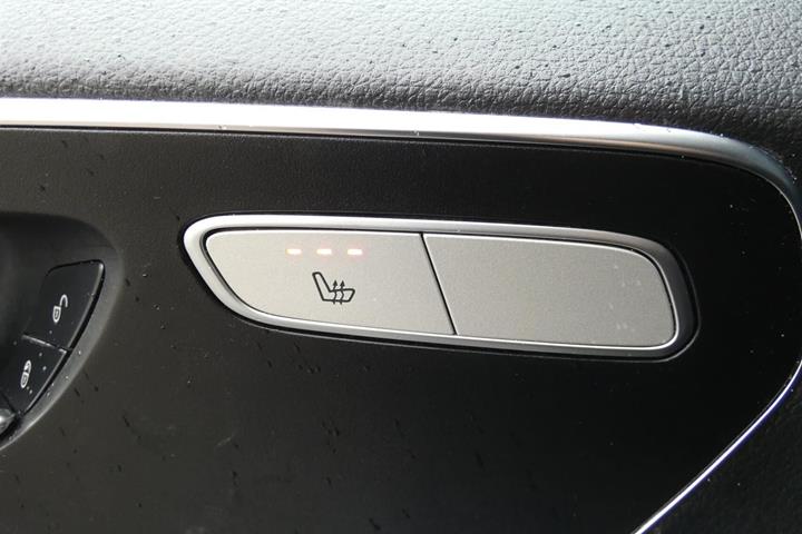 Sort Mercedes Vito 116 fra 2022