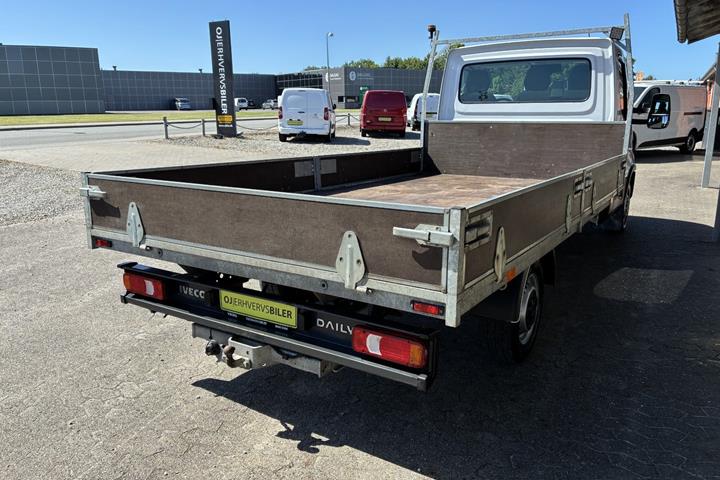 Hvid Iveco Daily fra 2023