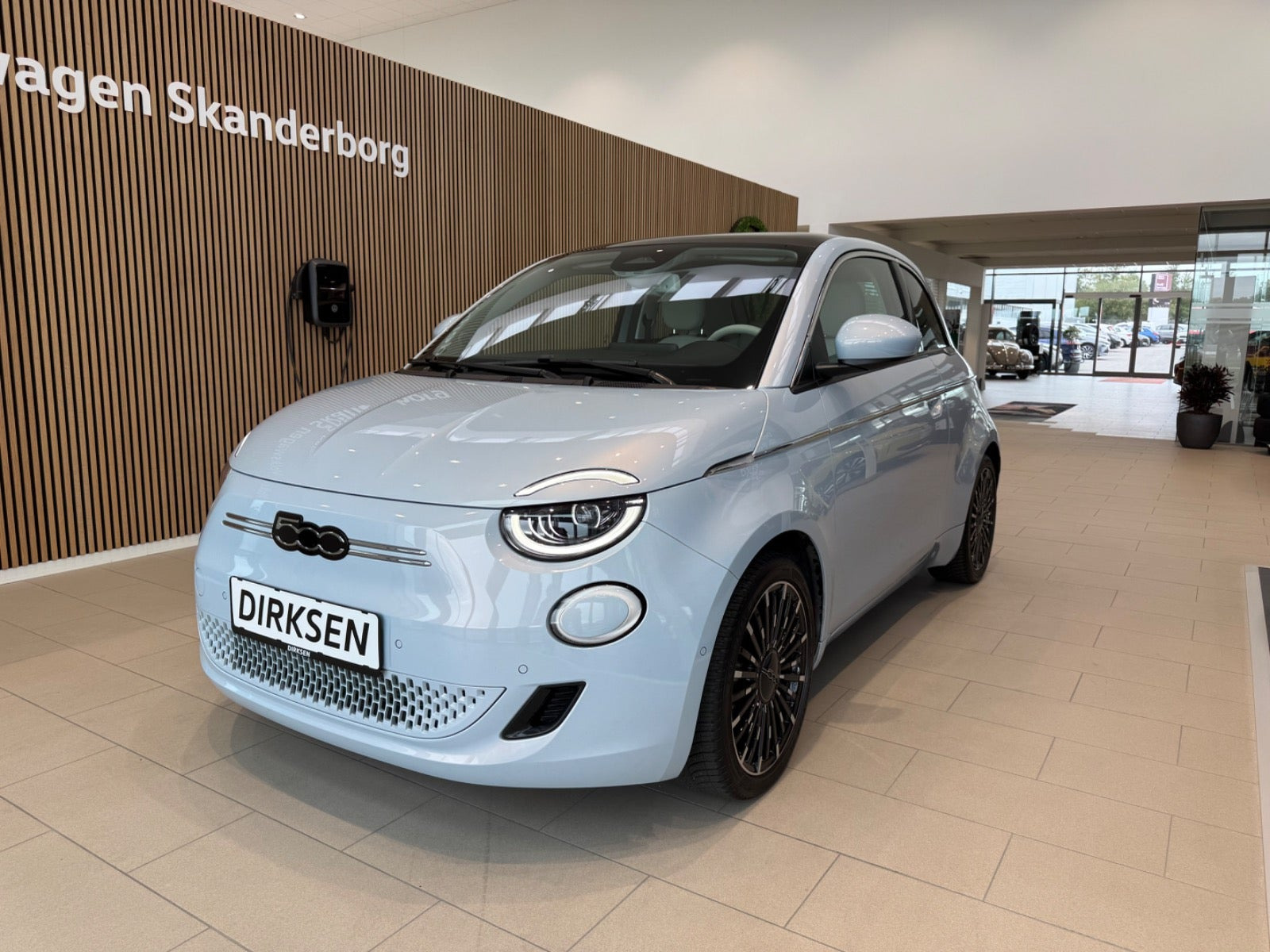Fiat 500e 42 la Prima by Bocelli