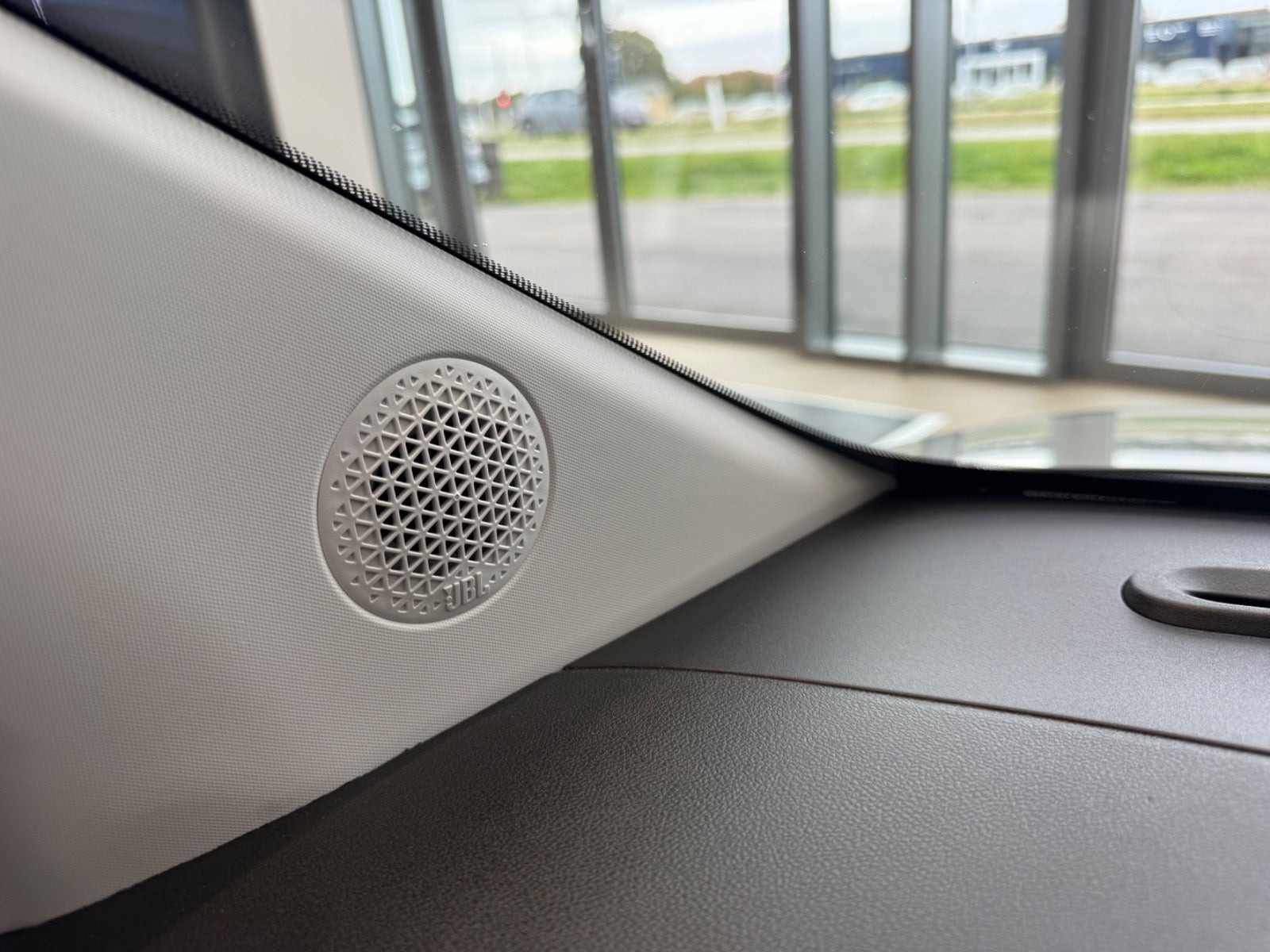 Blå Fiat 500e fra 2023