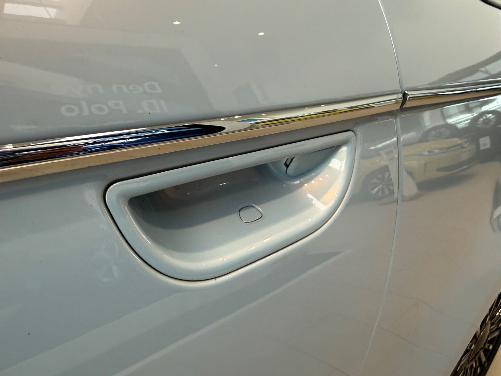 Blå Fiat 500e fra 2023