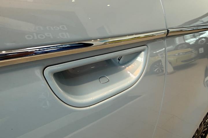 Blå Fiat 500e fra 2023