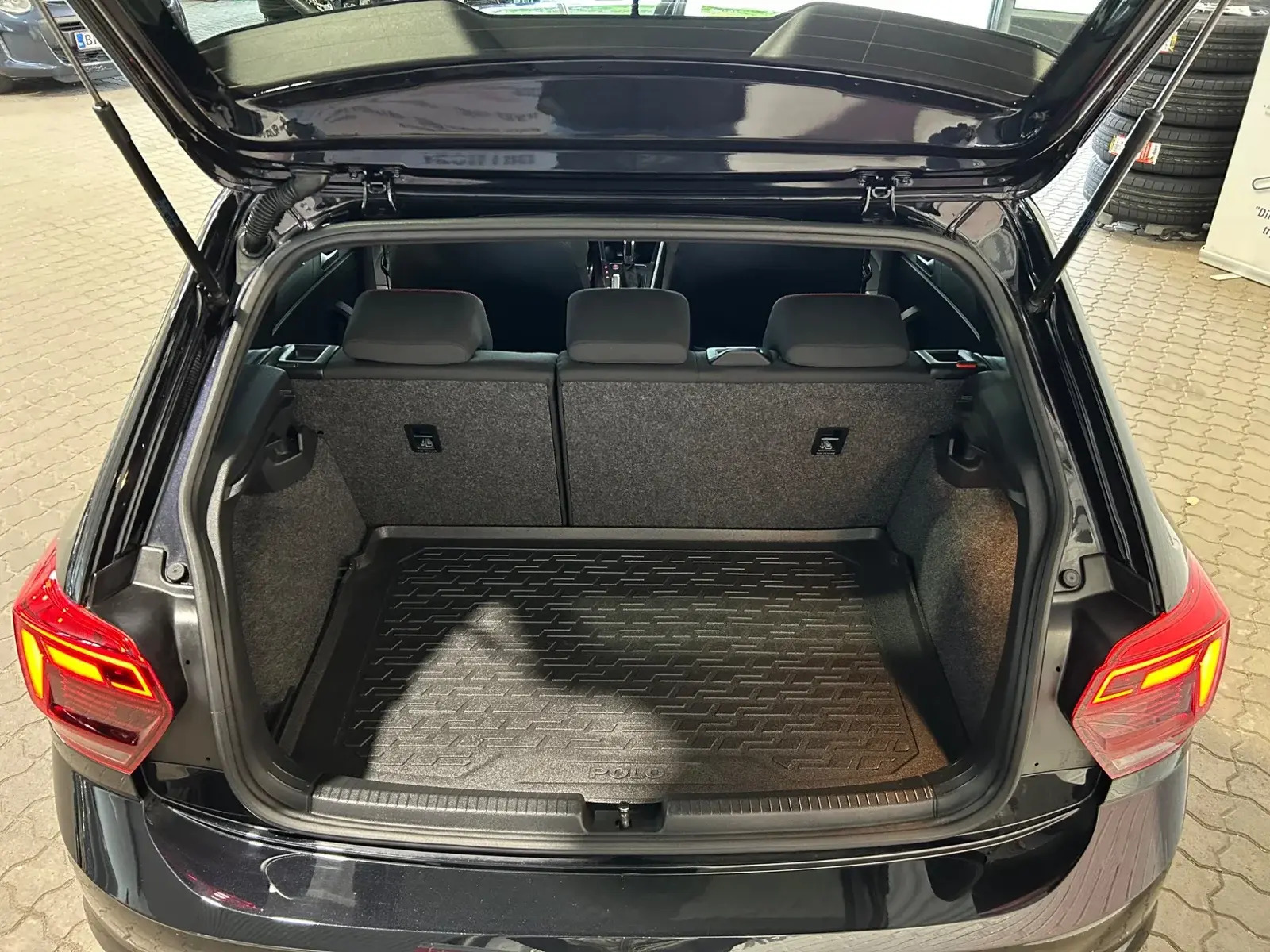 Sort VW Polo fra 2019