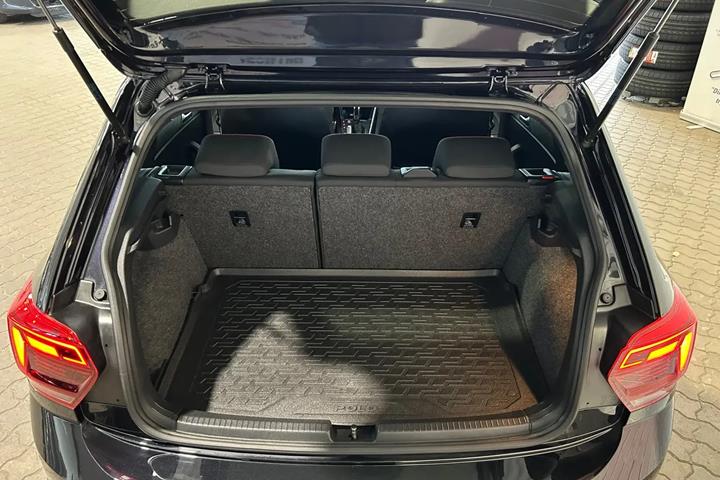 Sort VW Polo fra 2019
