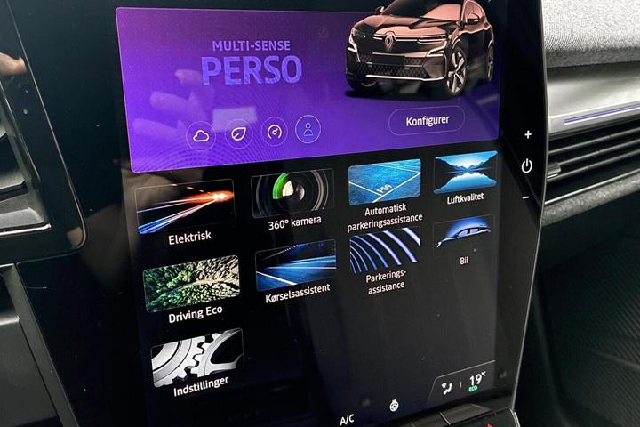 Grå Renault Megane E-Tech fra 2023