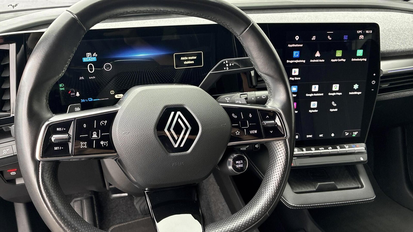 Grå Renault Megane E-Tech fra 2023