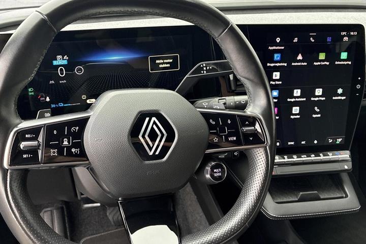 Grå Renault Megane E-Tech fra 2023