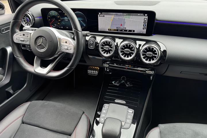 Sort Mercedes A200 d fra 2020