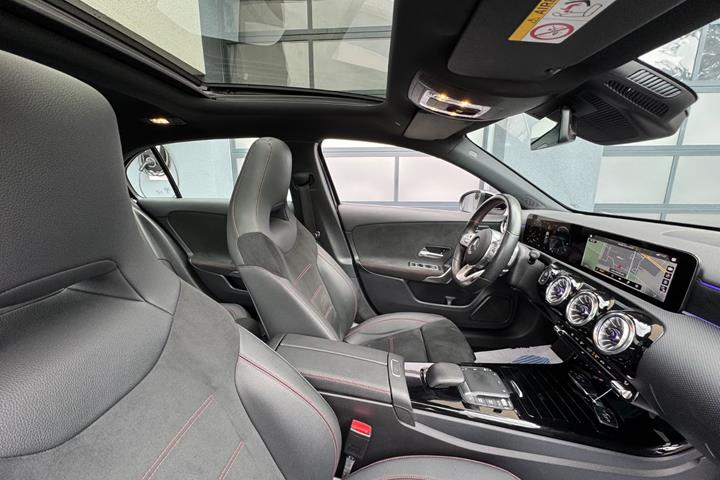 Sort Mercedes A200 d fra 2020