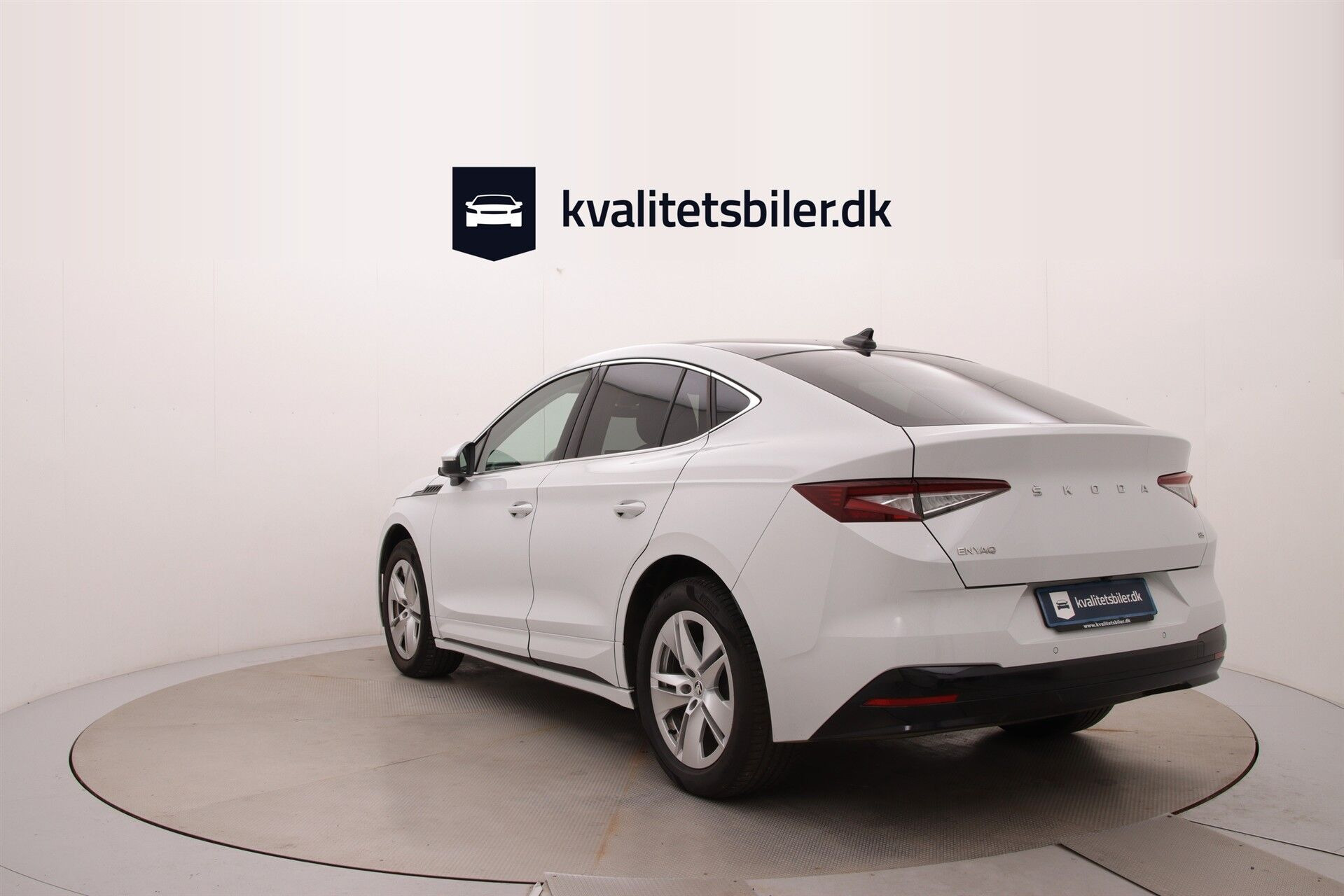 Hvid Skoda Enyaq fra 2024
