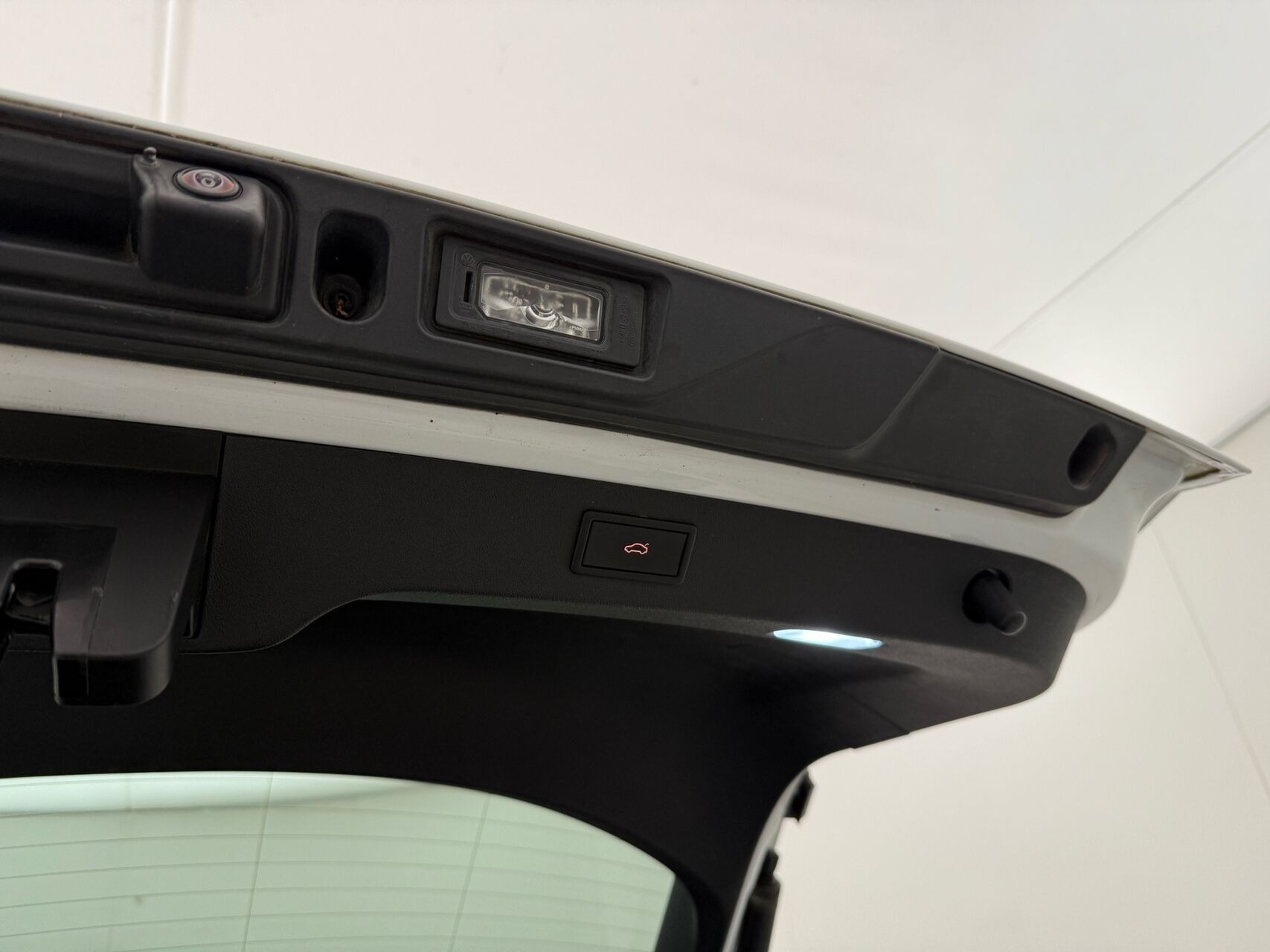 Hvid Skoda Enyaq fra 2024