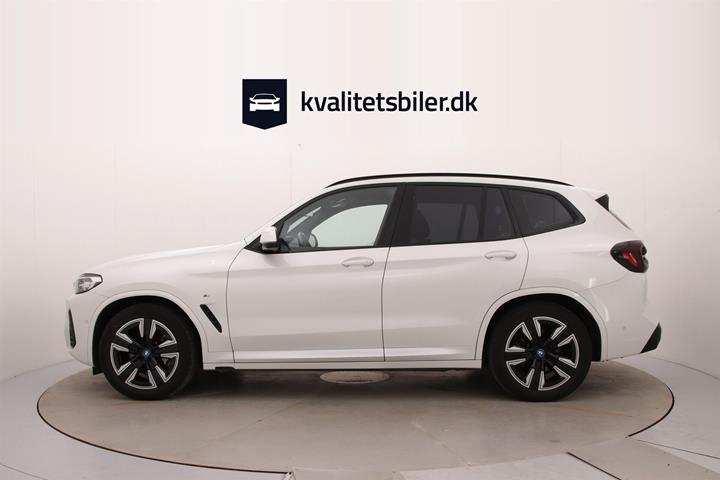 Hvid BMW iX3 fra 2023