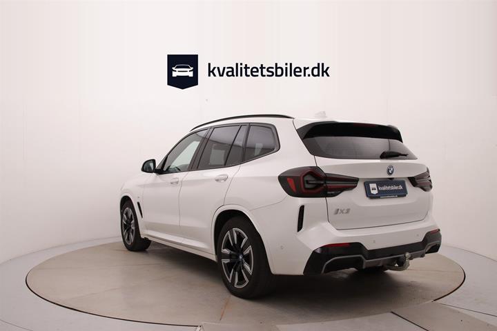 Hvid BMW iX3 fra 2023