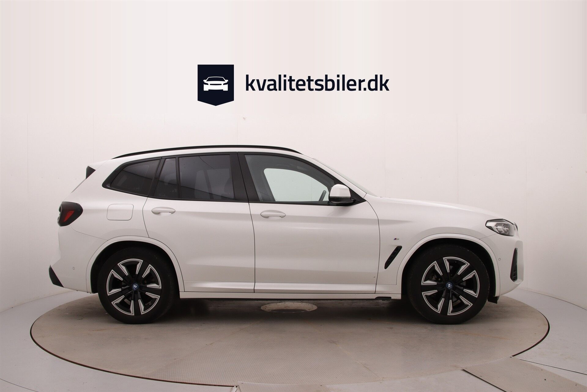 Hvid BMW iX3 fra 2023