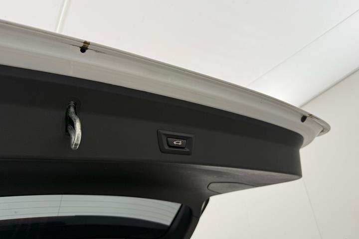 Hvid BMW iX3 fra 2023