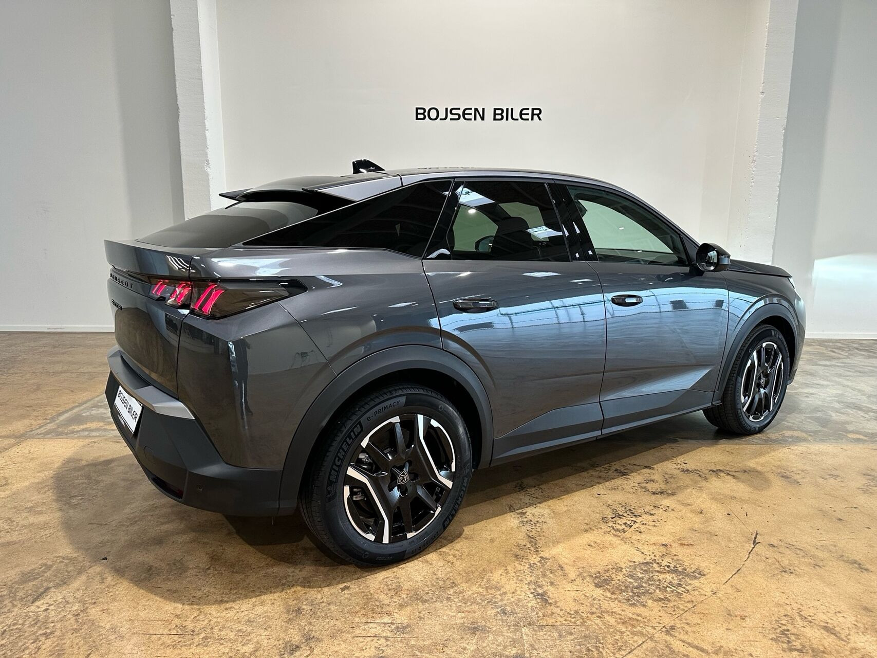 Sort Peugeot e-3008 fra 2025