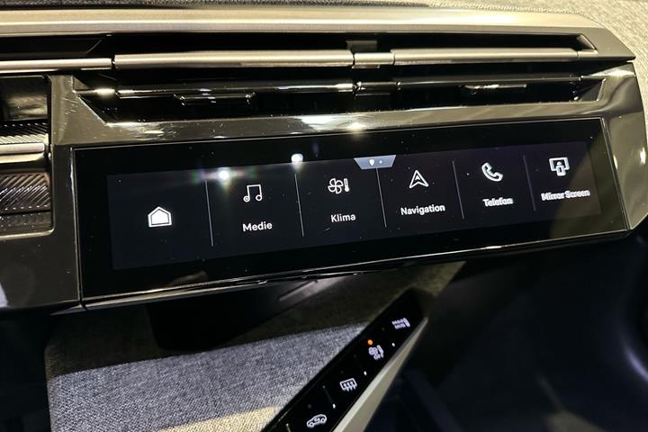 Sort Peugeot e-3008 fra 2025