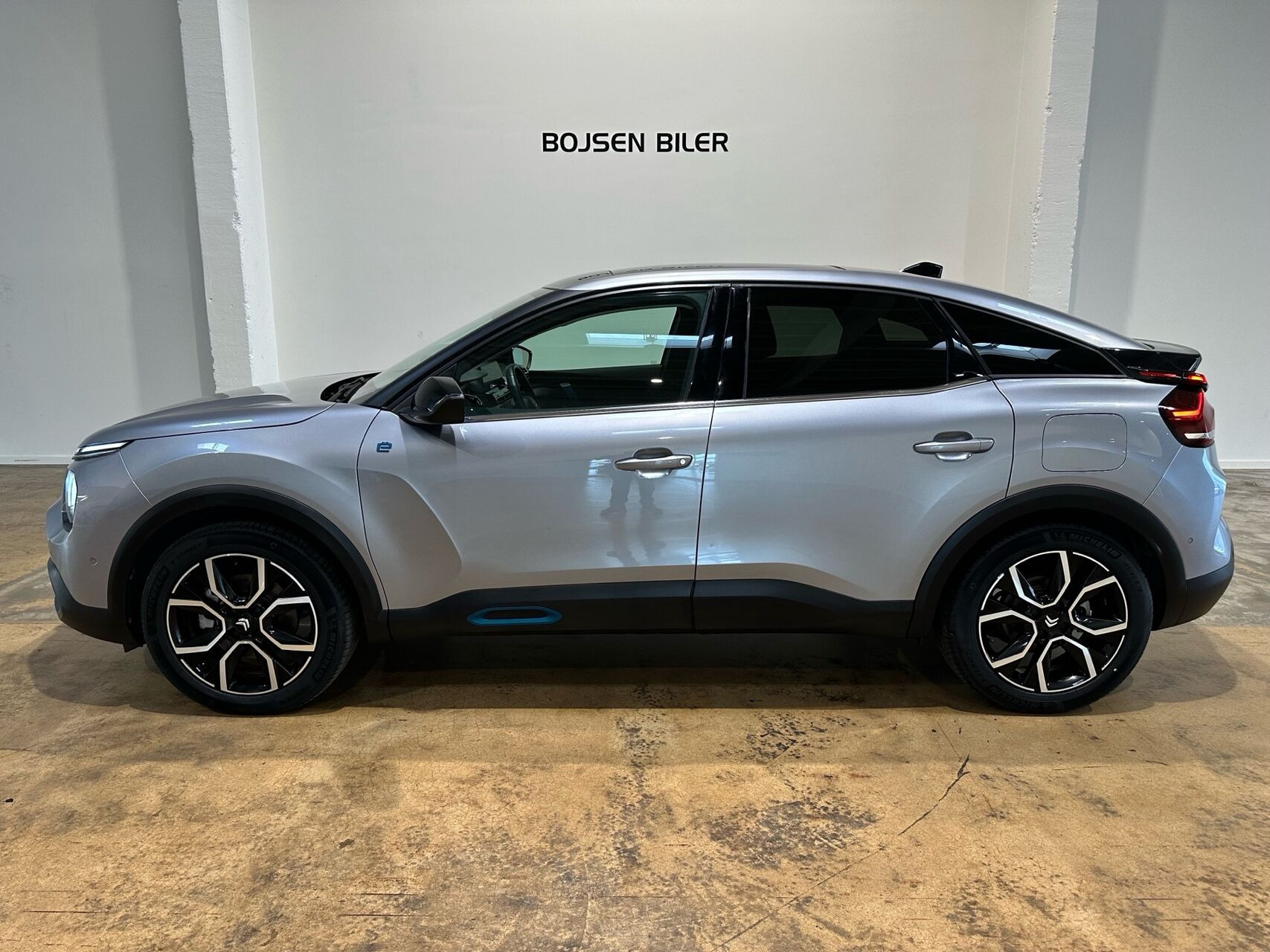 Grå Citroën ë-C4 fra 2023