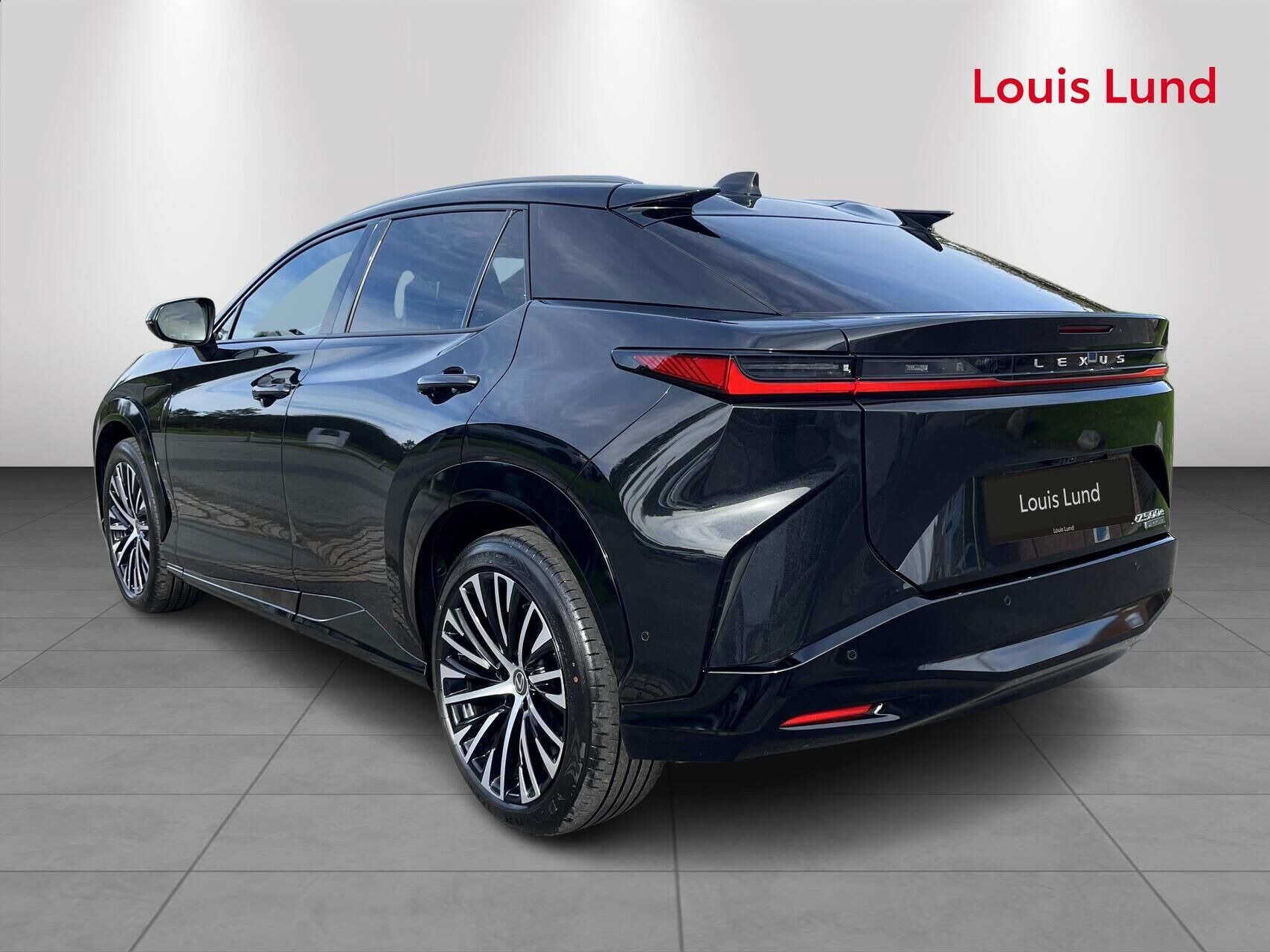 Sort Lexus RZ fra 2026