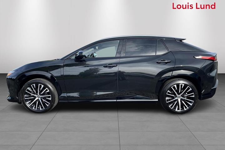 Sort Lexus RZ fra 2026