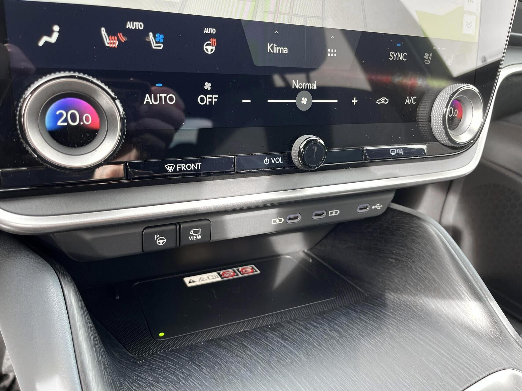 Hvid Lexus RZ fra 2026