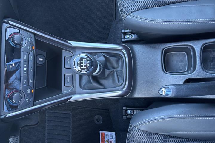 Grå Suzuki S-Cross fra 2026