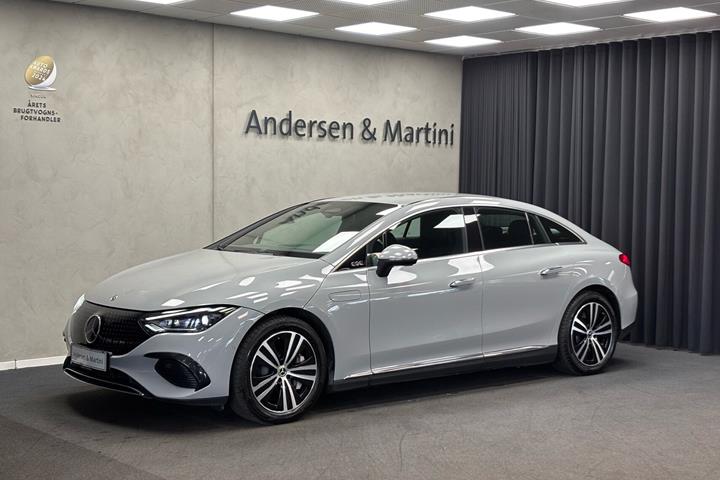 Grå Mercedes EQE300 fra 2023