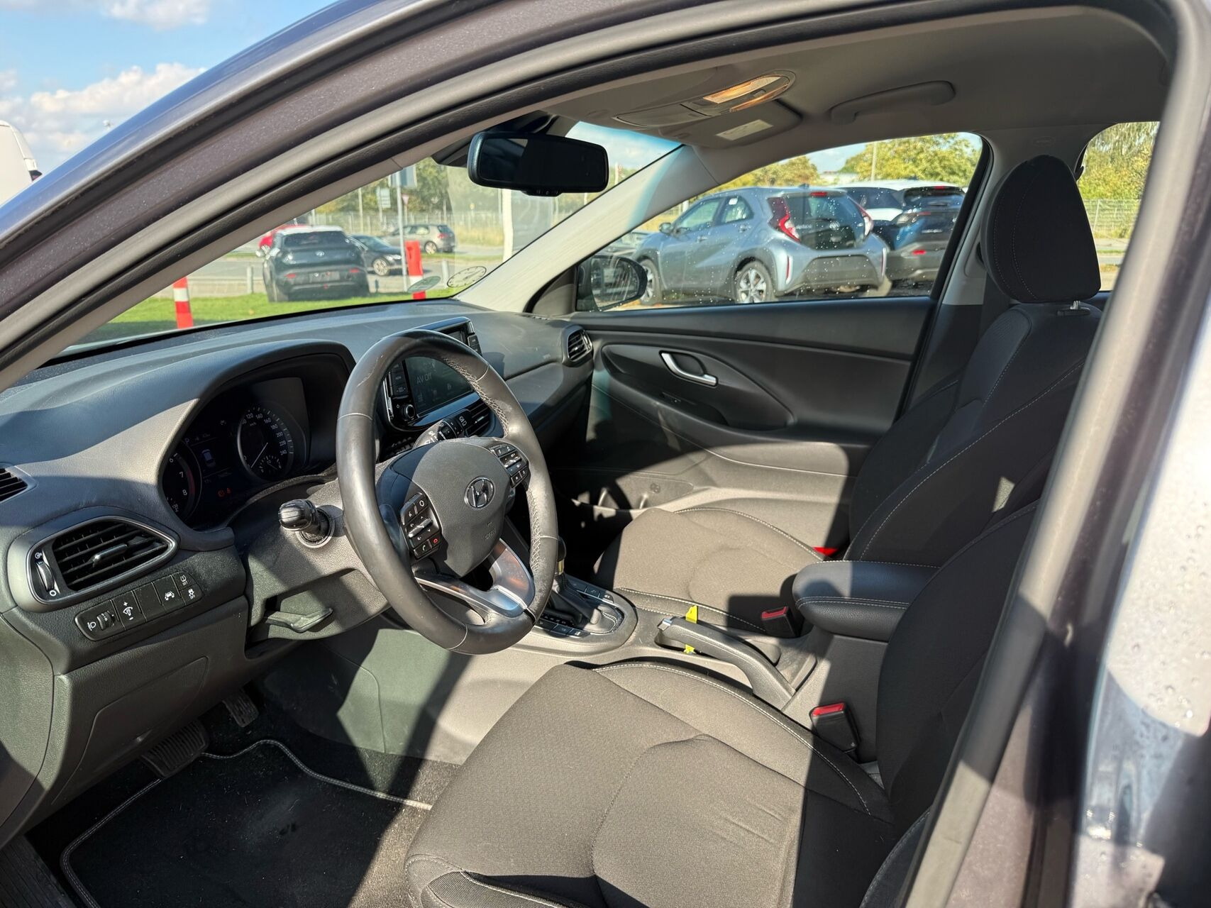 Grå Hyundai i30 fra 2020