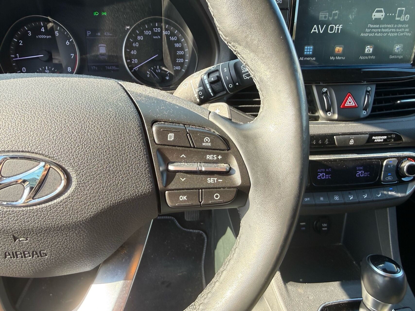 Grå Hyundai i30 fra 2020