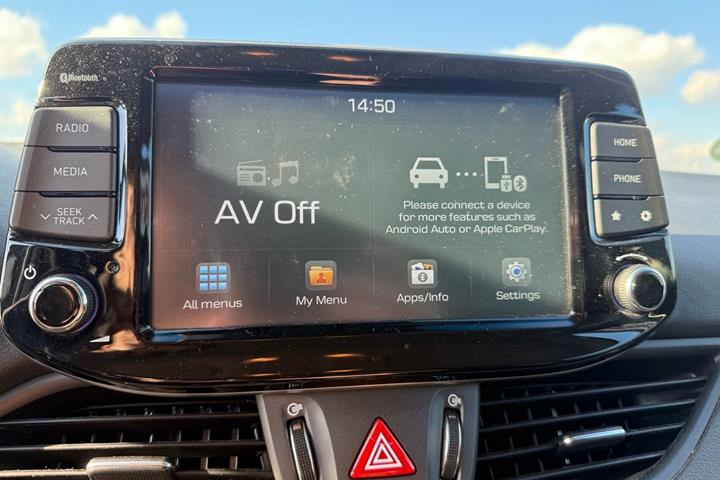 Grå Hyundai i30 fra 2020