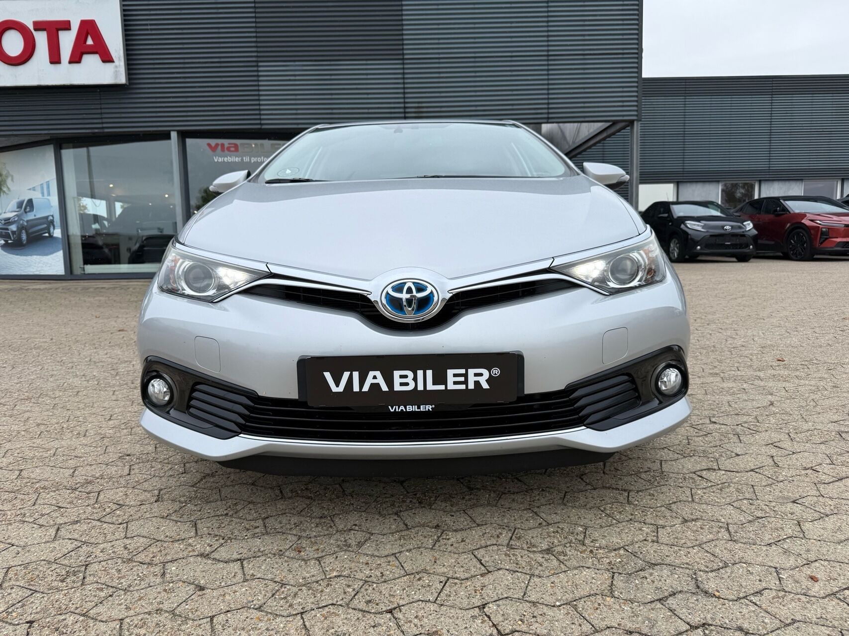 Sølv Toyota Auris fra 2016