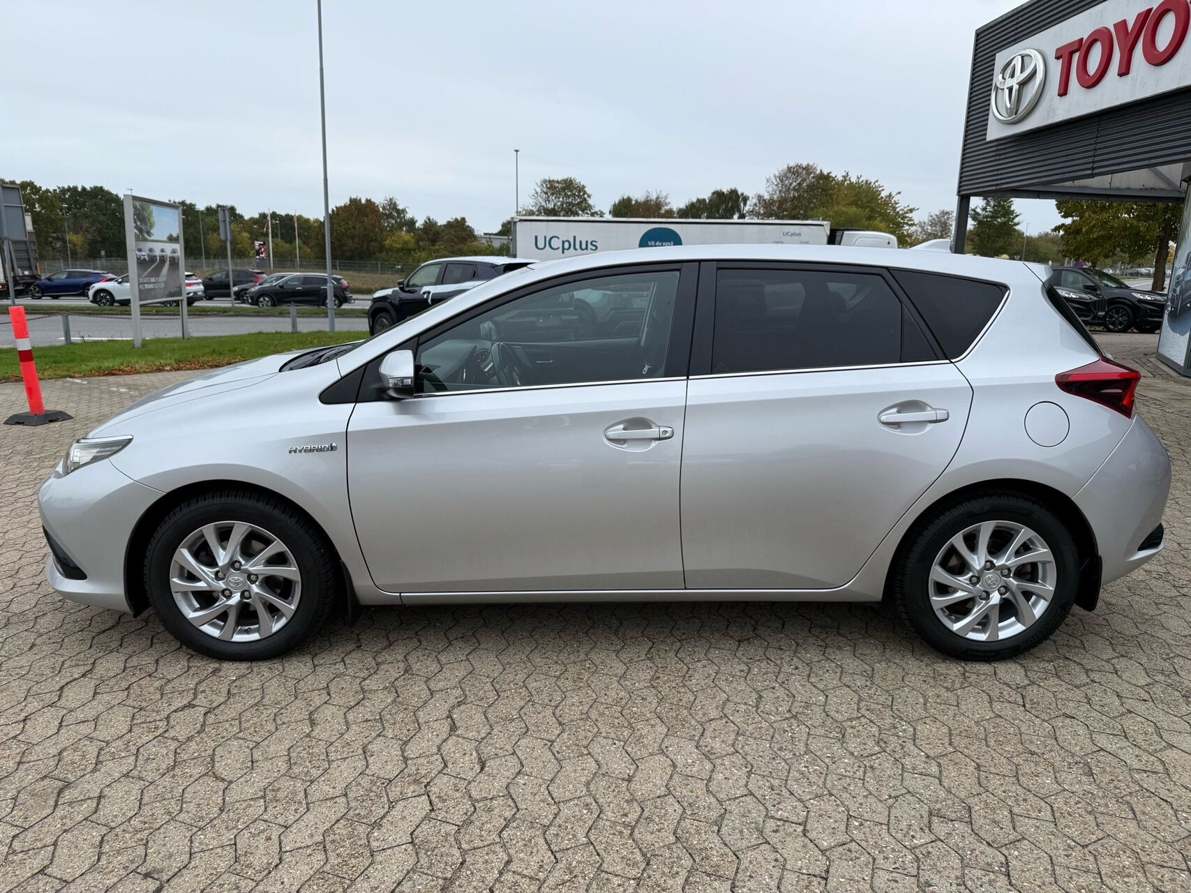 Sølv Toyota Auris fra 2016