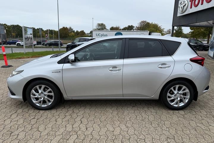 Sølv Toyota Auris fra 2016