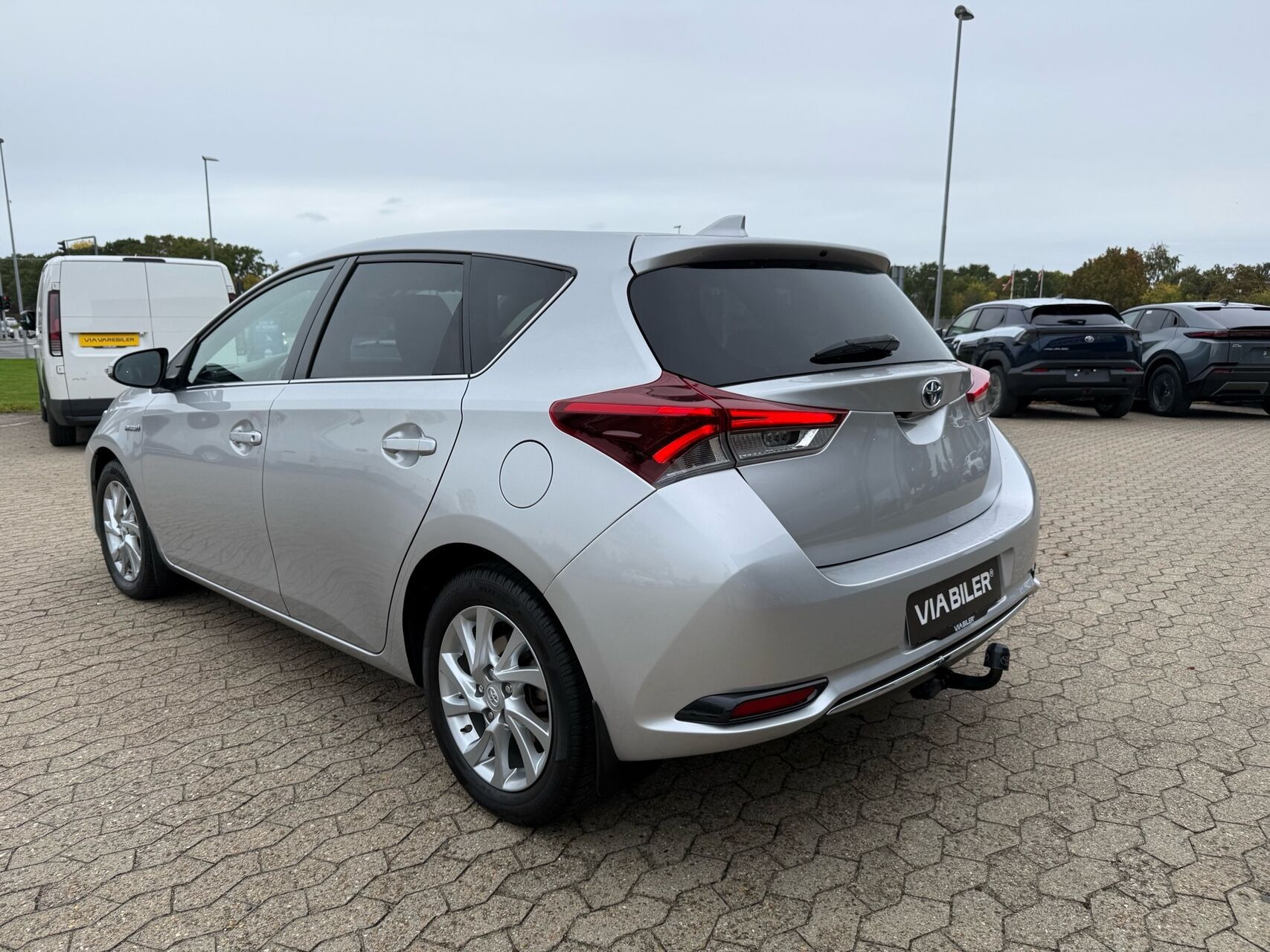 Sølv Toyota Auris fra 2016
